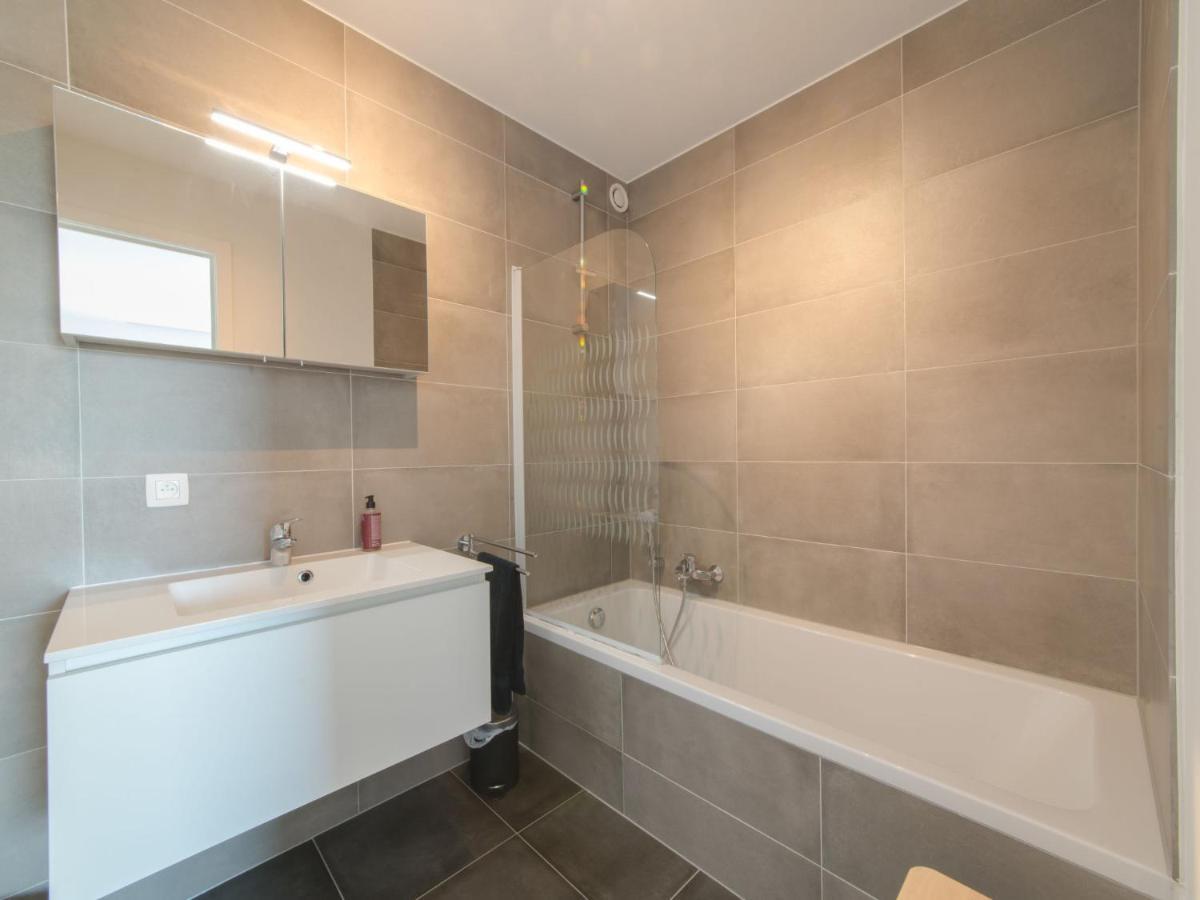 Apartment Railway To The Beach By Interhome Blankenberge Esterno foto